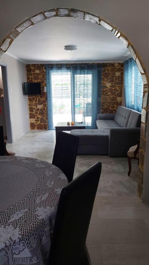 Plaza House Kanakia