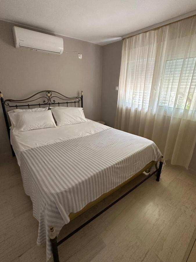 Plaza House * Kanakia
